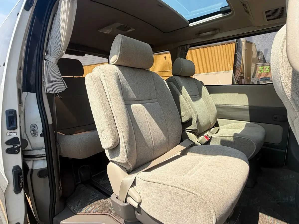 Used Toyota HiAce 2016 White Van