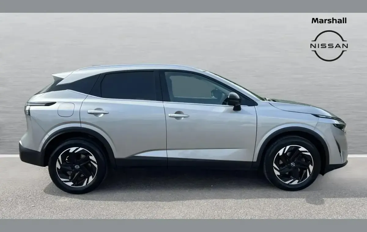 Used Nissan Qashqai N-Connecta 138 HP (101 kW) 2025 Silver SUV