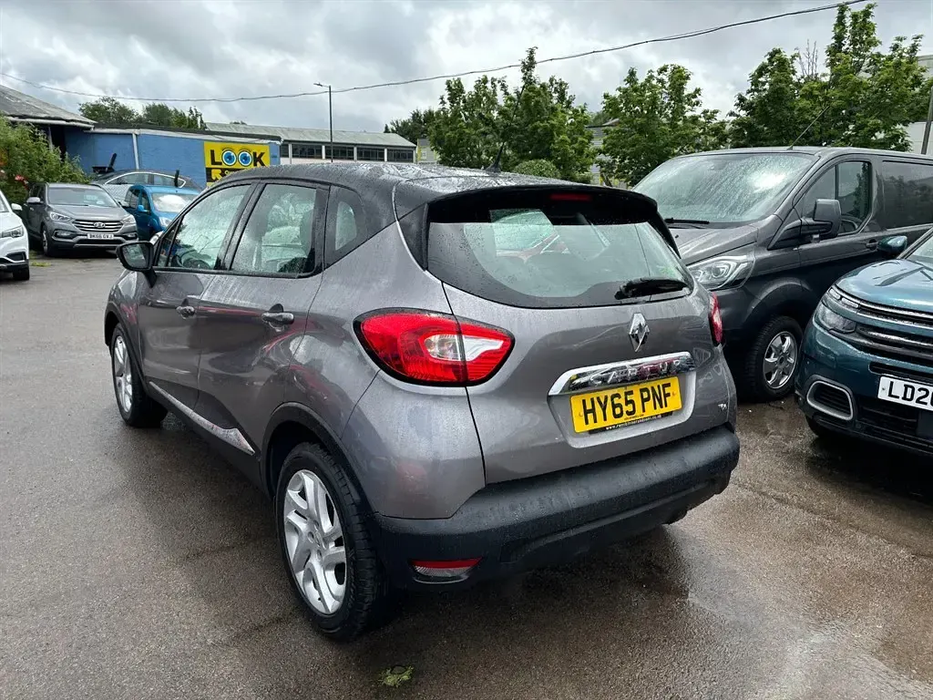 Used Renault Captur Dynamique 90 HP (66 kW) 2015 Grey/black SUV