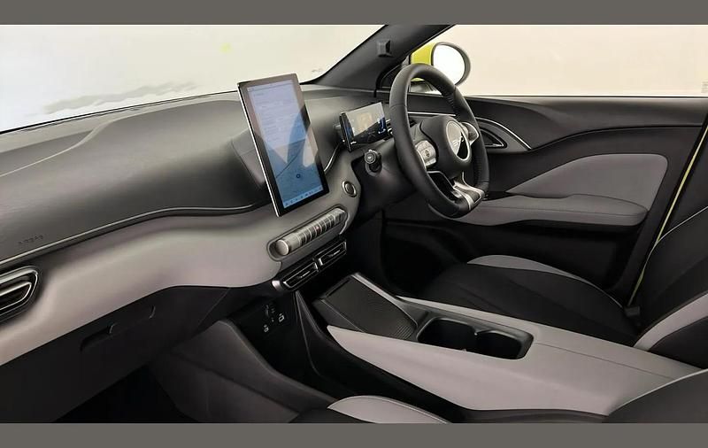 New BYD Dolphin Surf Boost 64 kW (88 HP) 2025 Lime green Hatchback