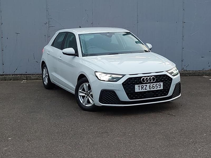 Used Audi A1 Design 95 HP (69 kW) 2022 White SUV