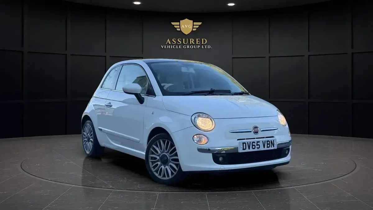 Used Fiat 500 Lounge 69 HP (50 kW) 2015 White Hatchback