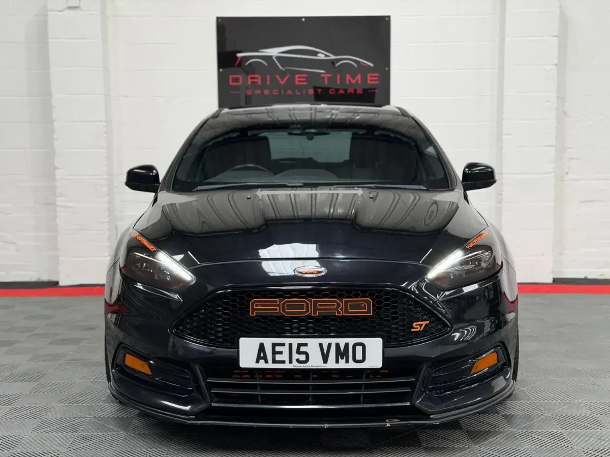 Używany Ford Focus ST 250 KM (183 kW) 2015 Czarny Hatchback