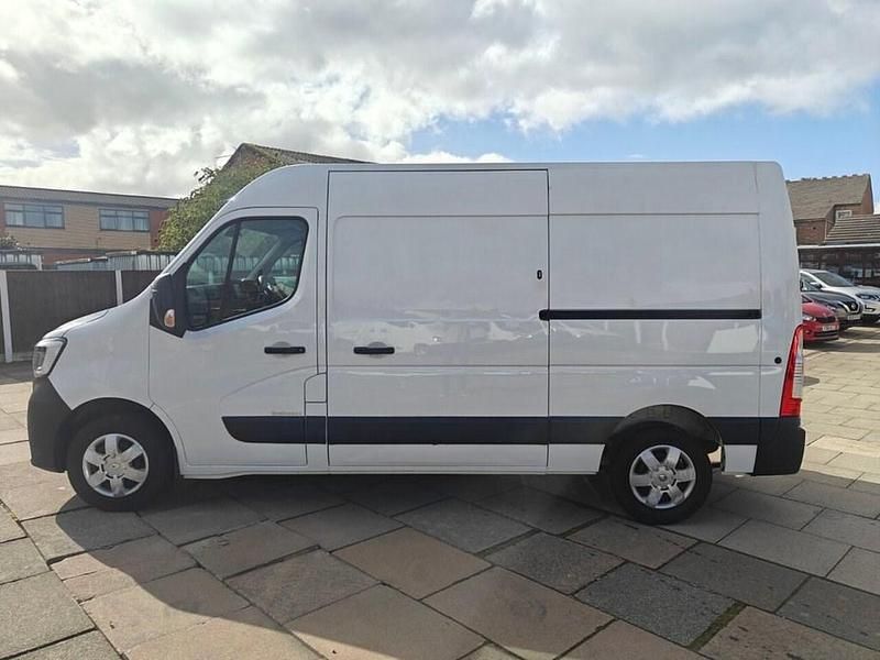 Used Renault Master Business 2022 White MPV