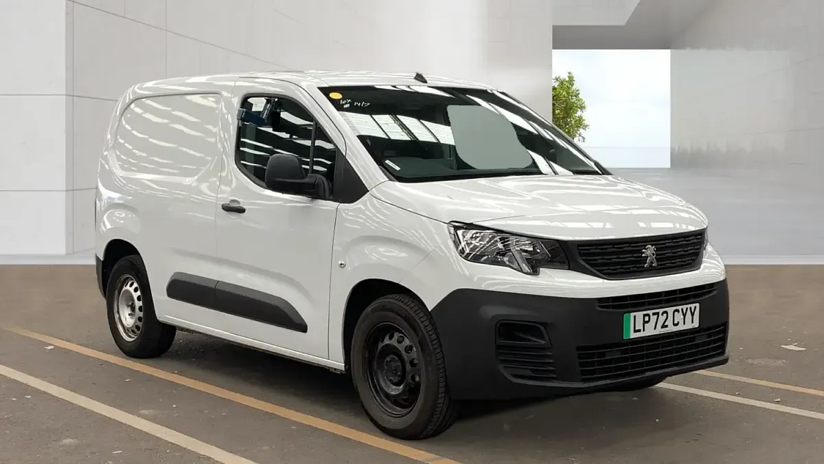 Used Peugeot Partner Premium 136 HP (100 kW) 2023 White MPV