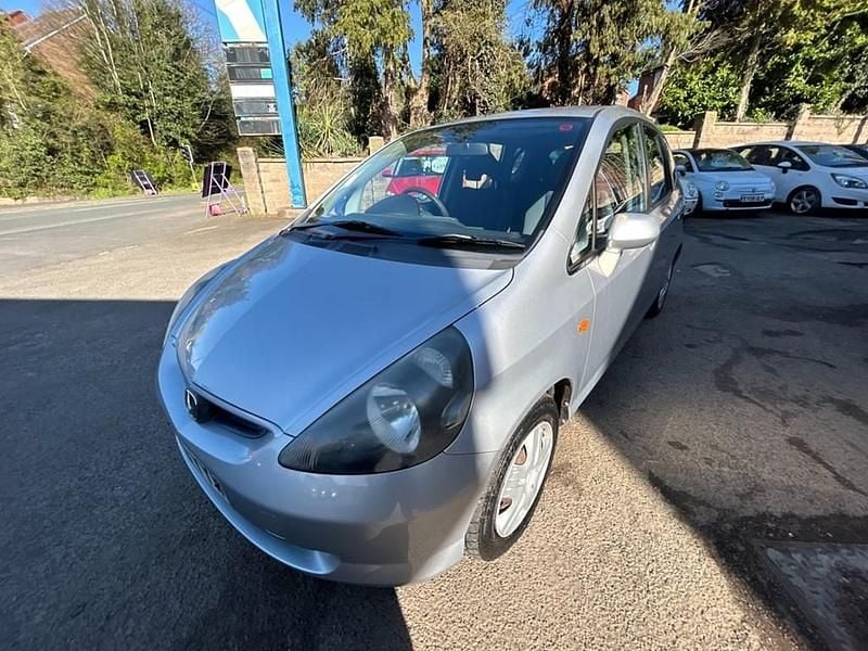 Used Honda Jazz SE 83 HP (61 kW) 2003 Metallic silver Hatchback