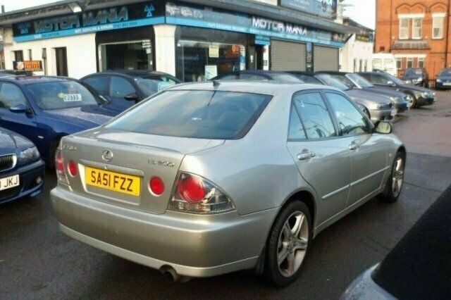 Used Lexus IS200 153 HP (112 kW) 2001 Sedan