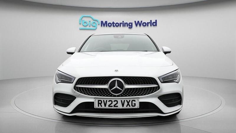 Used Mercedes CLA180 Shooting Brake AMG line 136 HP (100 kW) 2022 White Estate