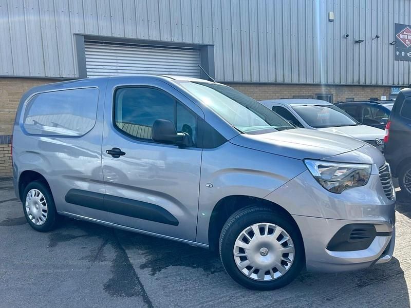 Used Vauxhall Combo Sportive 100 HP (73 kW) 2020 Grey MPV