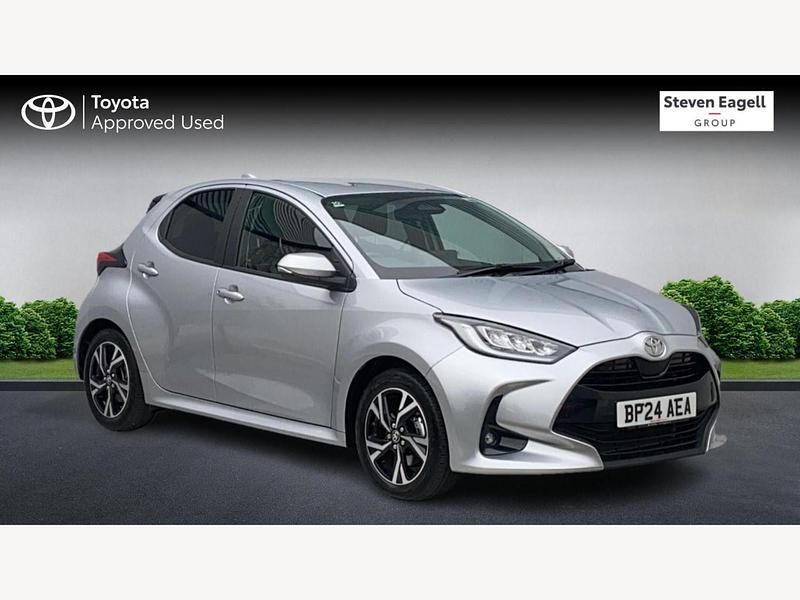 Silver Used 2024 Toyota Yaris Hybrid Design Hatchback | £20,012 (Fair price) - Image 1/3