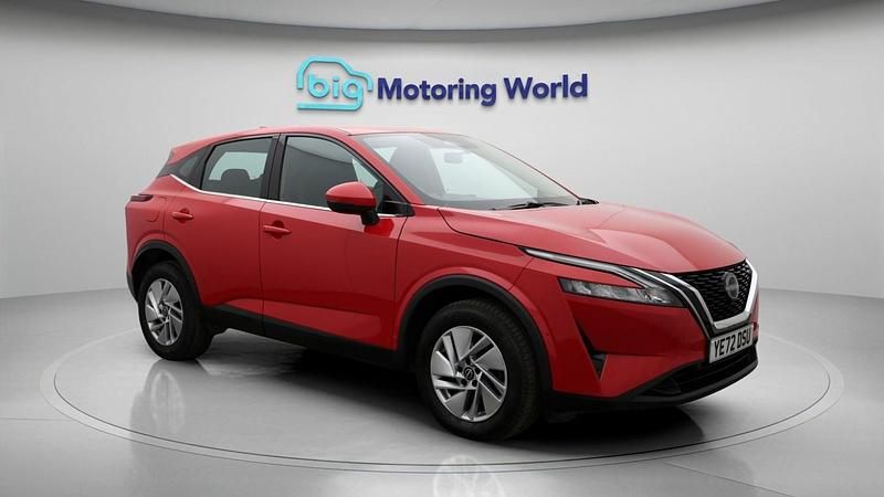 Used Nissan Qashqai Acenta Premium 158 HP (116 kW) 2022 Red SUV