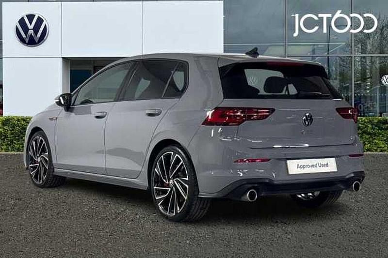 Second-hand VW Golf VIII 245 CP (180 kW) 2024