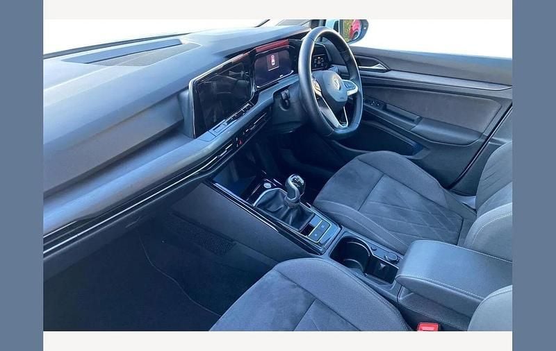 Used VW Golf VIII Style 130 HP (95 kW) 2022 White Hatchback