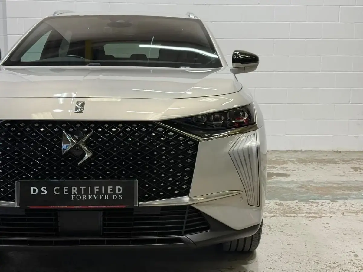 Used DS Automobiles DS7 Crossback Rivoli 129 HP (94 kW) 2024 White SUV