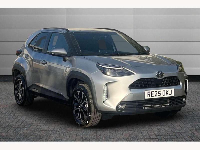 Silver Used 2025 Toyota Yaris Cross Design SUV | £25,550 (A bit pricey) - Image 1/3