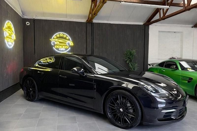 Used Porsche Panamera 421 HP (309 kW) 2017 Black Hatchback