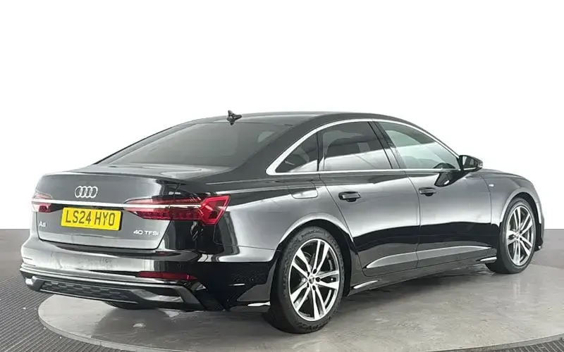 Begagnad Audi A6 S-Line 224 HK (164 kW) 2024 Svart Sedan