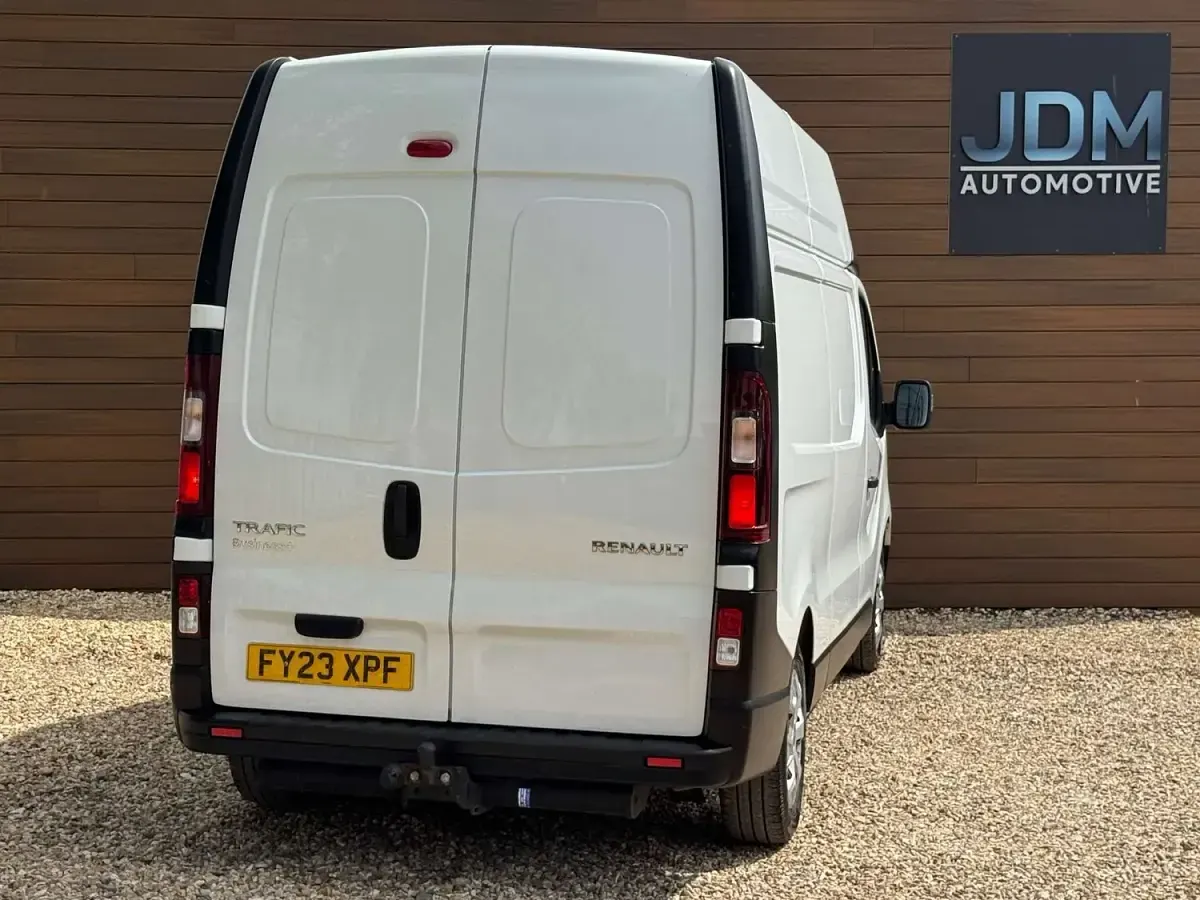 Used Renault Trafic Business 2023 White MPV