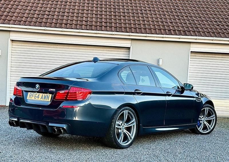 Begagnad BMW M5 2015 Grå Sedan