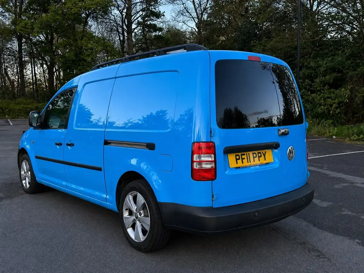 Used VW Caddy 102 HP (75 kW) 2011 Blue MPV