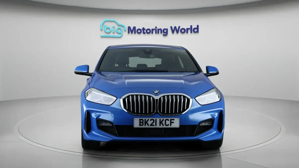 Used BMW 118 M Sport 138 HP (101 kW) 2021 Blue Hatchback