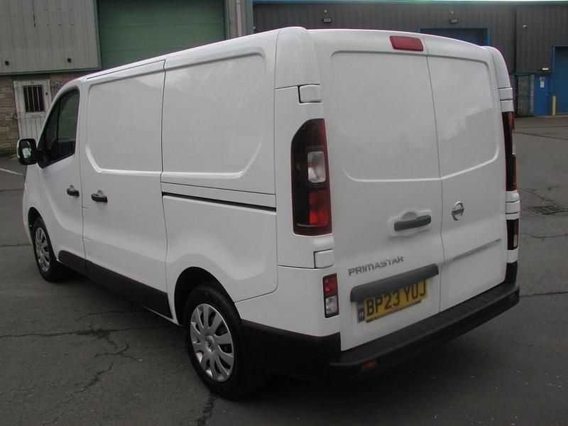 Used Nissan Primastar Acenta 110 HP (80 kW) 2023 White MPV