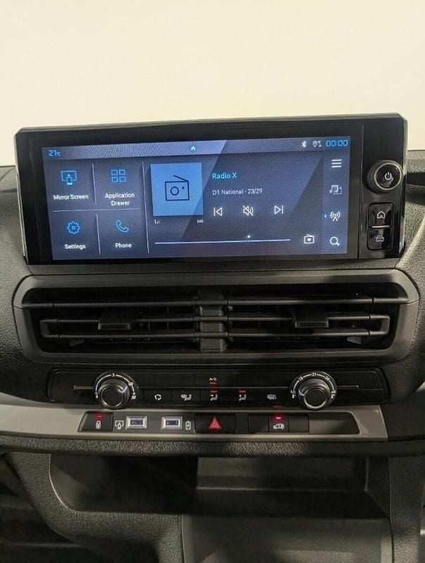 New Peugeot Expert 118 HP (86 kW) 2025 White Van