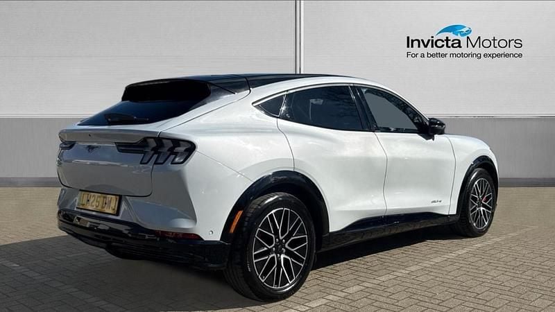 Used Ford Mustang Premium 294 HP (216 kW) 2025 White Hatchback