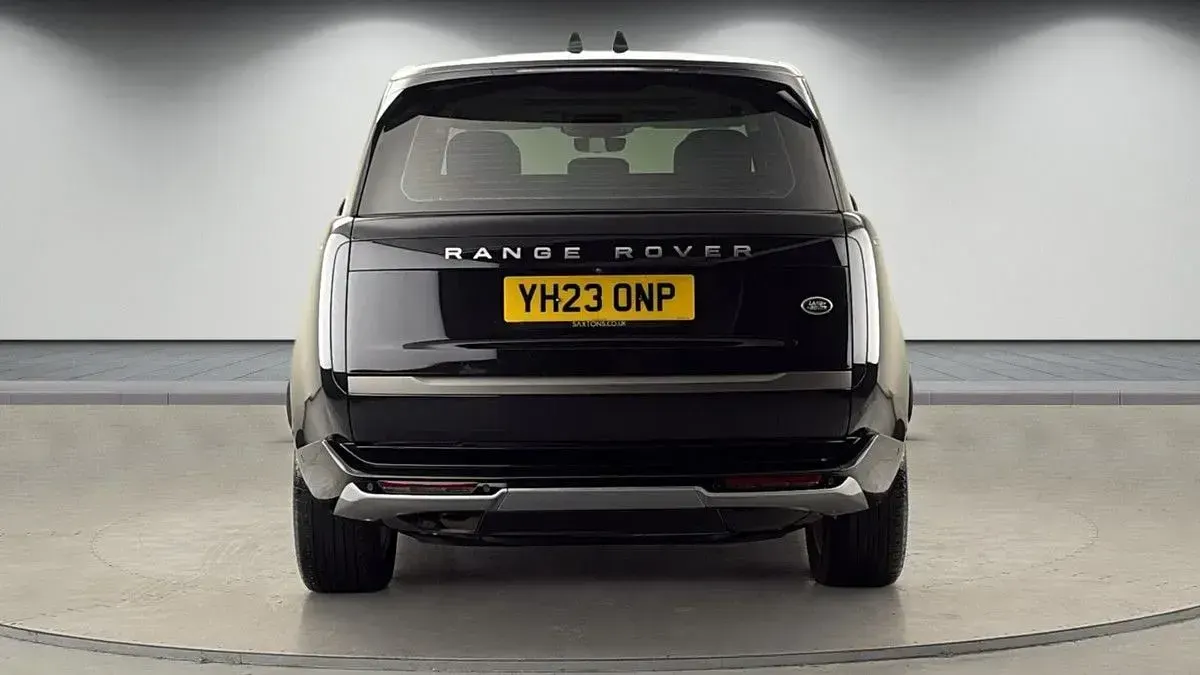 Used Land Rover Range Rover SE 350 HP (257 kW) 2023 Santorini black SUV