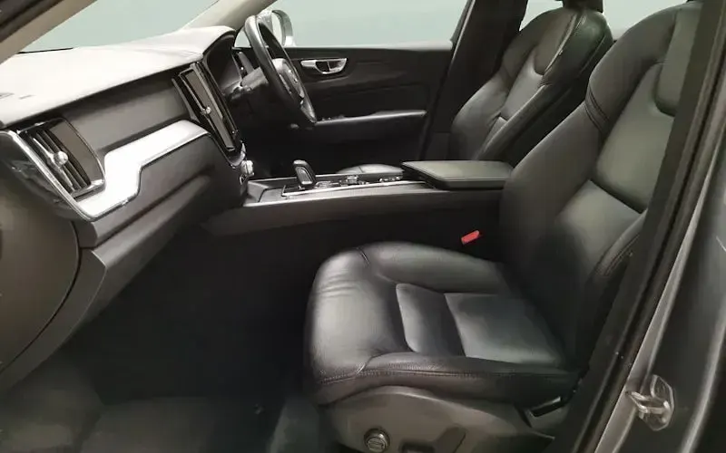 Used Volvo XC60 Inscription 340 HP (250 kW) 2021 Grey SUV