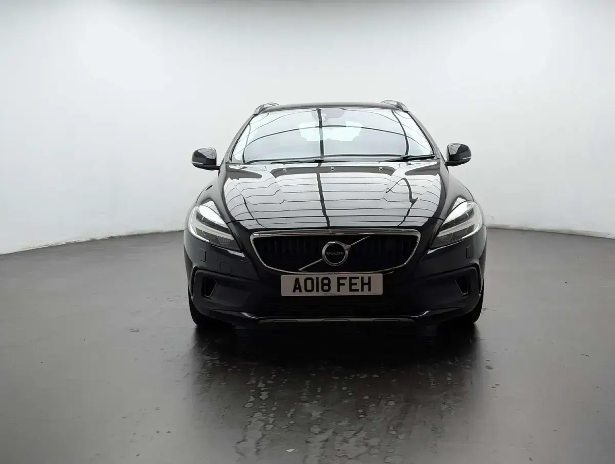 Used Volvo V40 Pro 2018 Black Hatchback