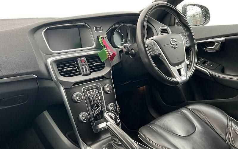 Used Volvo V40 R-Design Pro 152 HP (111 kW) 2019 Hatchback