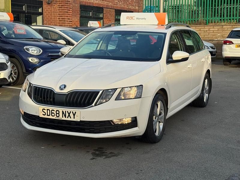 Used Skoda Octavia SE Technology 115 HP (84 kW) 2018 White Estate