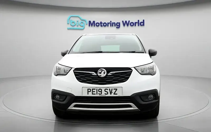 Used Vauxhall Crossland X Elite 131 HP (96 kW) 2019 White SUV
