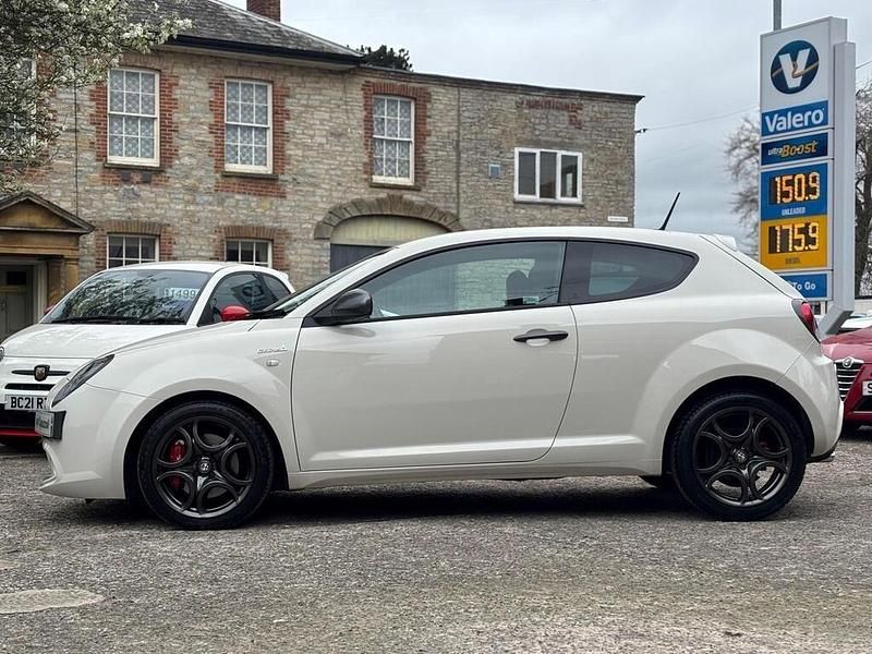 Used Alfa Romeo MiTo Quadrifoglio Verde 140 HP (102 kW) 2015 White Hatchback