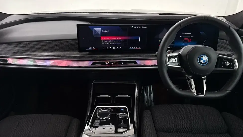 New BMW i7 Comfort Edition 478 kW (650 HP) 2025 Purple Sedan
