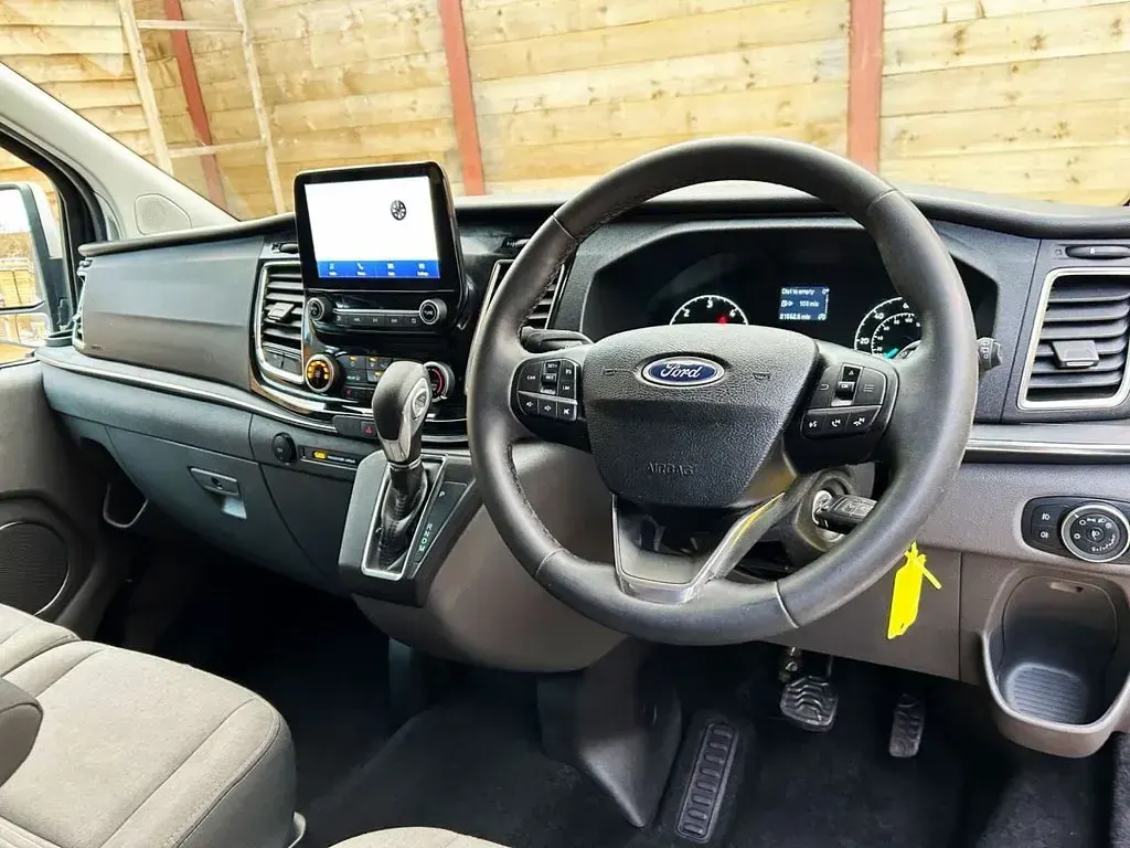 Used Ford Tourneo Titanium 130 HP (95 kW) 2022 Silver MPV