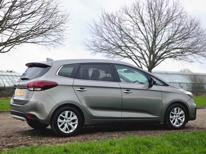 Used Kia Carens 2017 Silver MPV