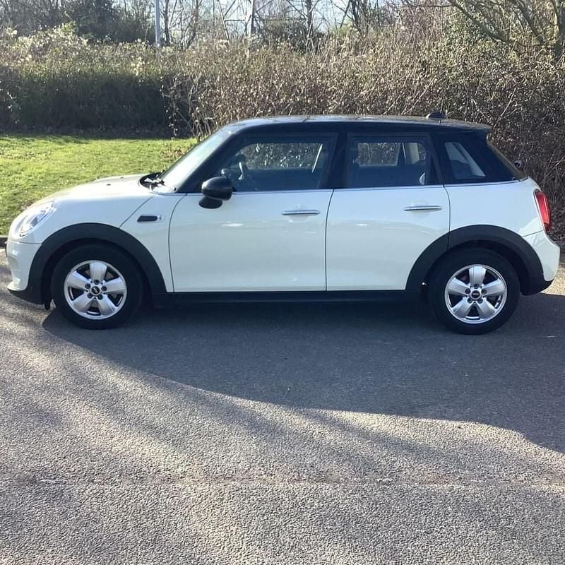 Used Mini Cooper Hatch 136 HP (100 kW) 2018 White Hatchback