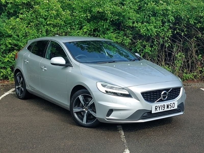 Silver Used 2019 Volvo V40 R-Design Estate | £15,998 (Fair price) - Image 1/4