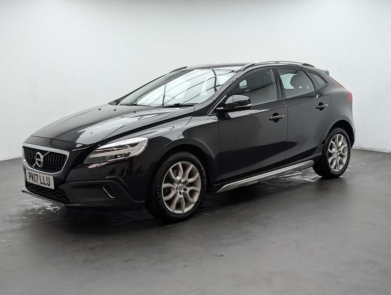 Used Volvo V40 Pro 152 HP (111 kW) 2017 Black Hatchback