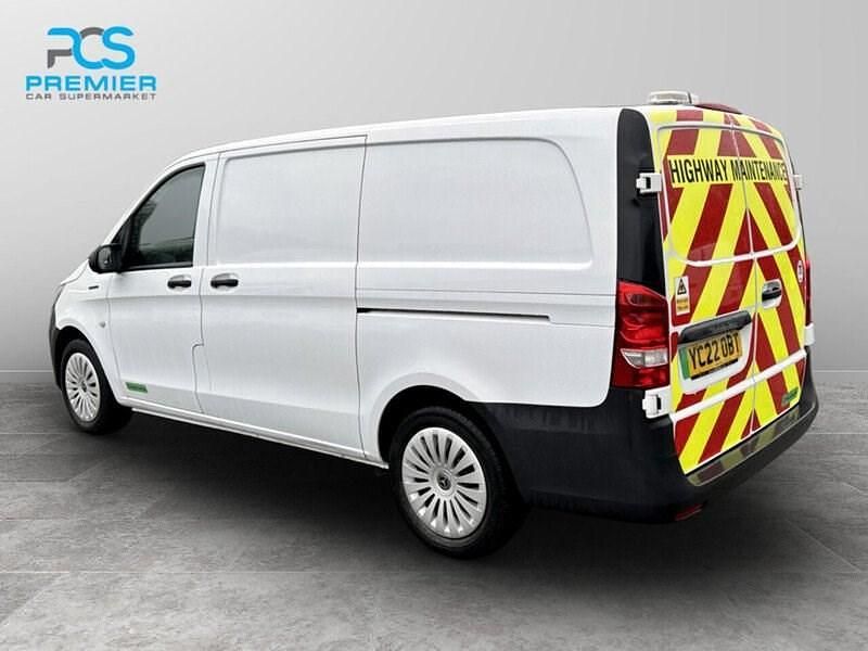 Used Mercedes e-Vito Progressive 85 kW (116 HP) 2022 White MPV