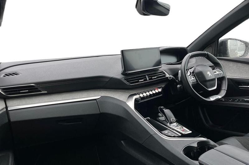 Used Peugeot 3008 Premium 131 HP (96 kW) 2022 Red SUV