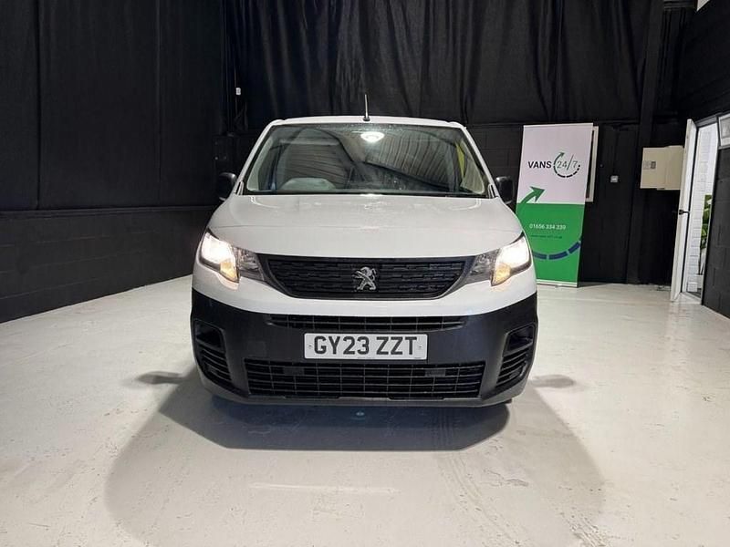 Used Peugeot Partner Premium 2023 White MPV