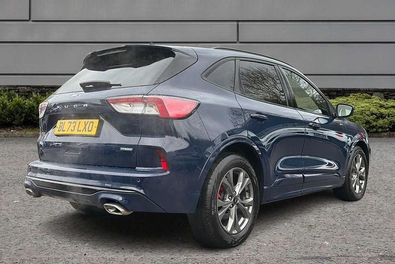 Usado Ford Kuga ST-Line 225 HP (165 kW) 2023 Azul SUV