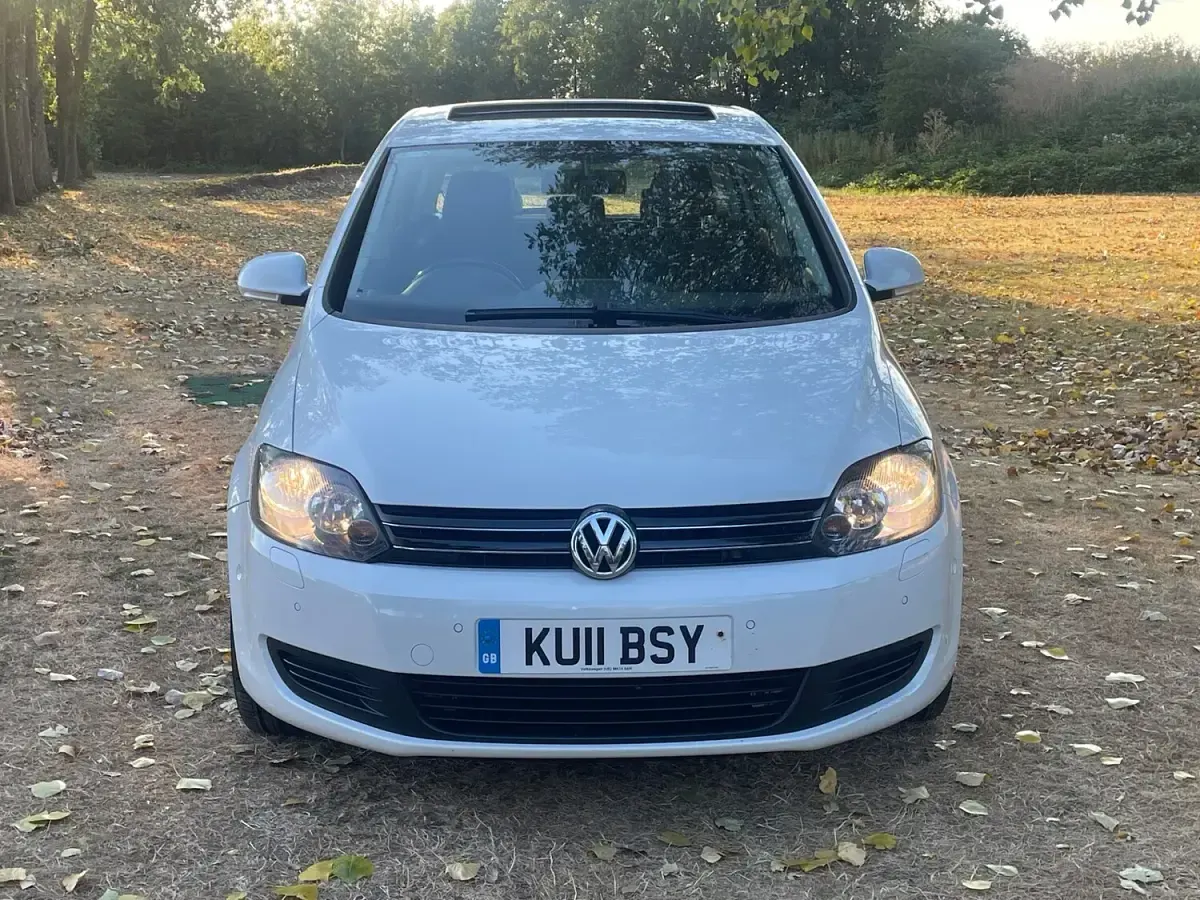 Used VW Golf Plus Cross SE 105 HP (77 kW) 2011 White Hatchback