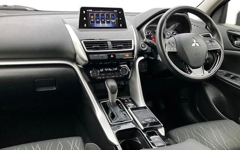 Used Mitsubishi Eclipse 163 HP (119 kW) 2019 White Hatchback