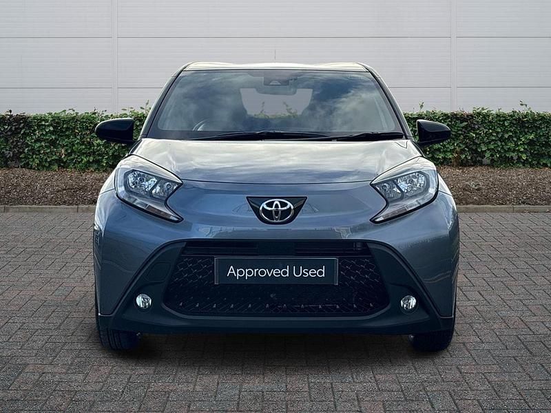Used Toyota Aygo X 72 HP (52 kW) 2025 Grey SUV