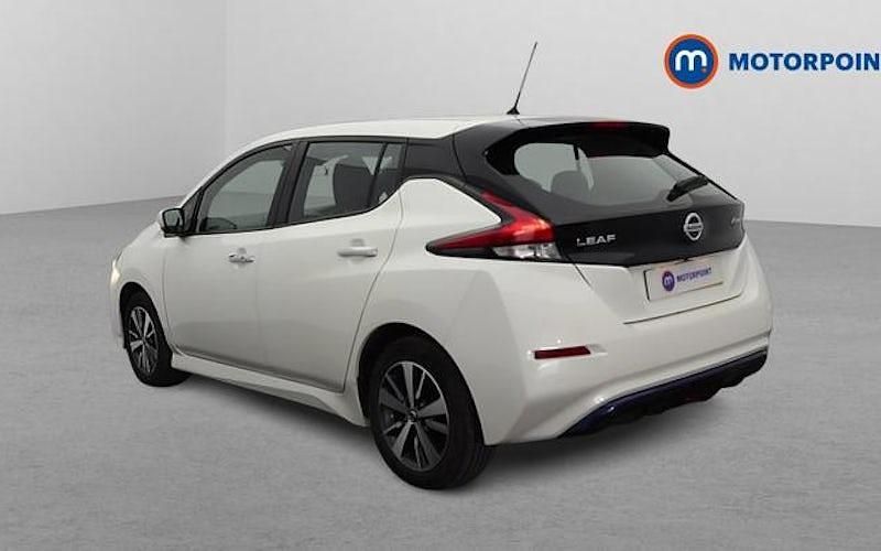 Used Nissan Leaf Acenta 110 kW (150 HP) 2020 White Hatchback