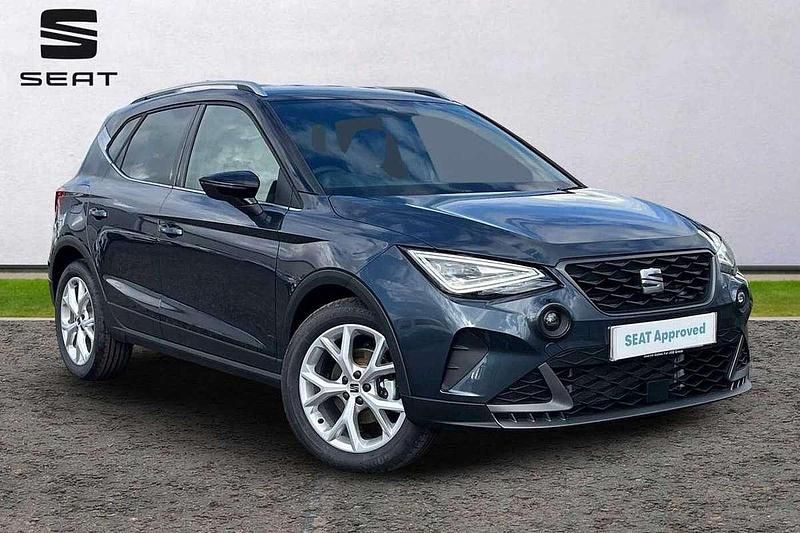 Grey New 2025 Seat Arona FR SUV | £18,995 (Good price) - Image 1/4